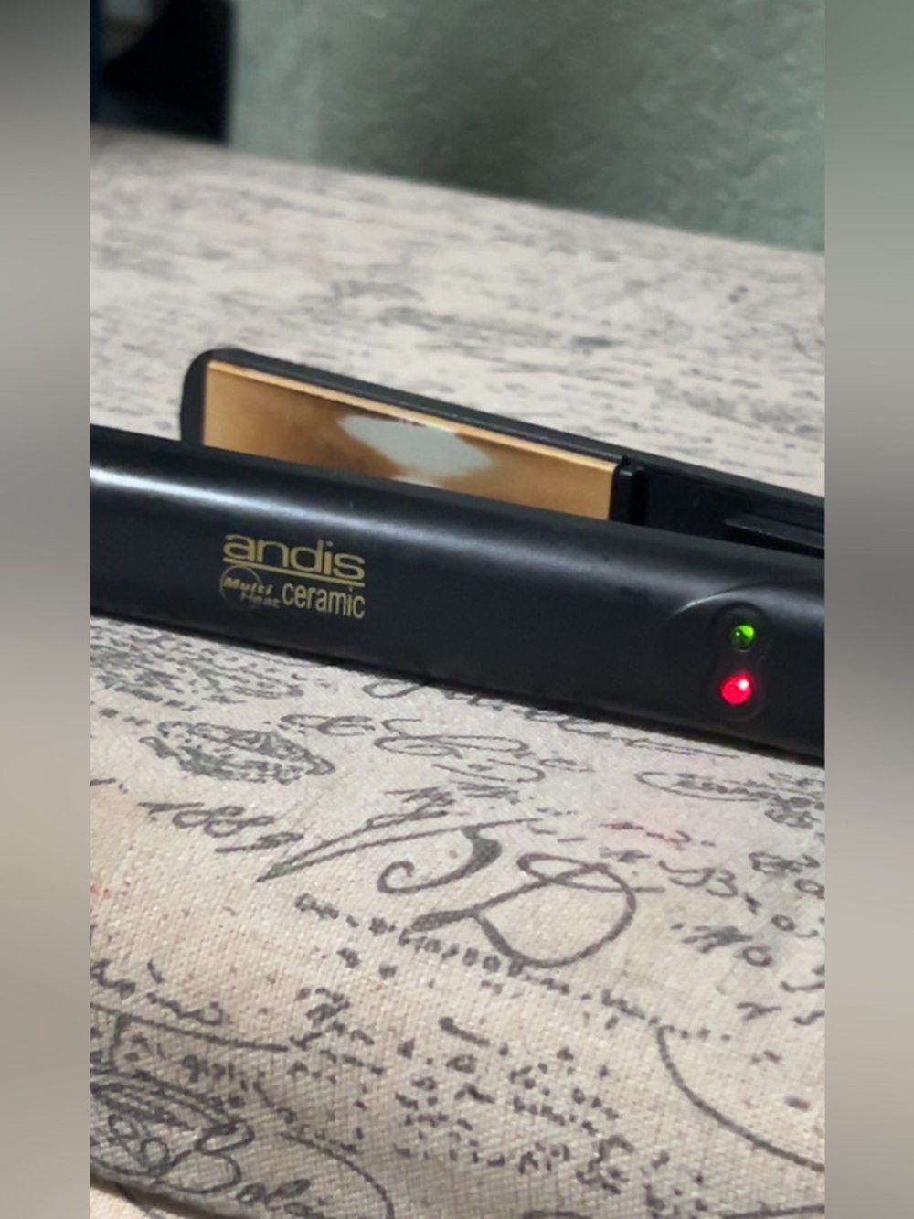 Andis Black Flat Iron with Gold Ceramic Plates